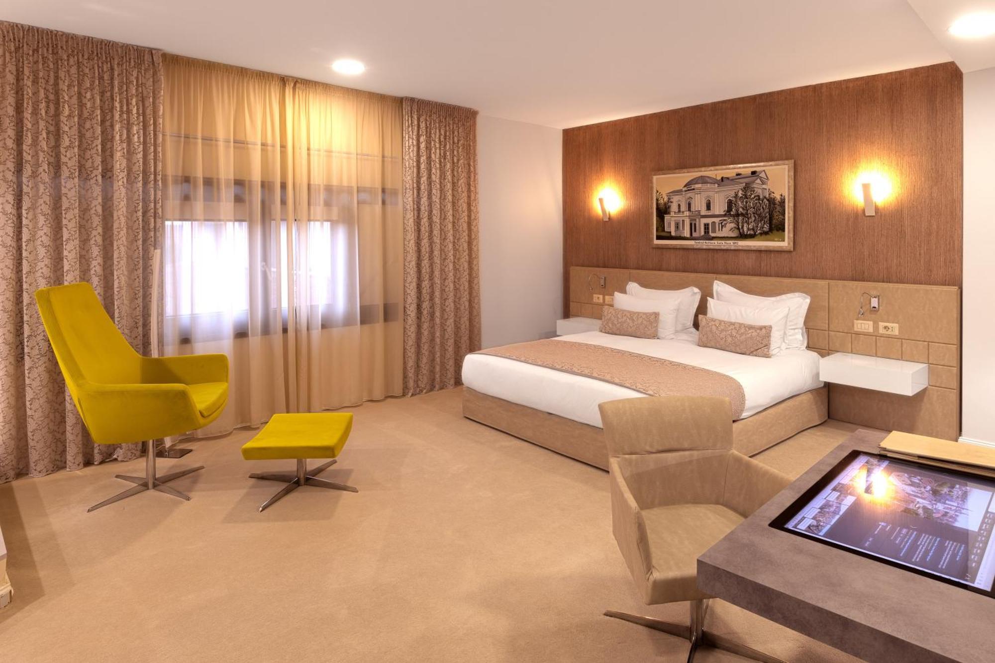Hotel Vila Class Satu Mare Exteriör bild
